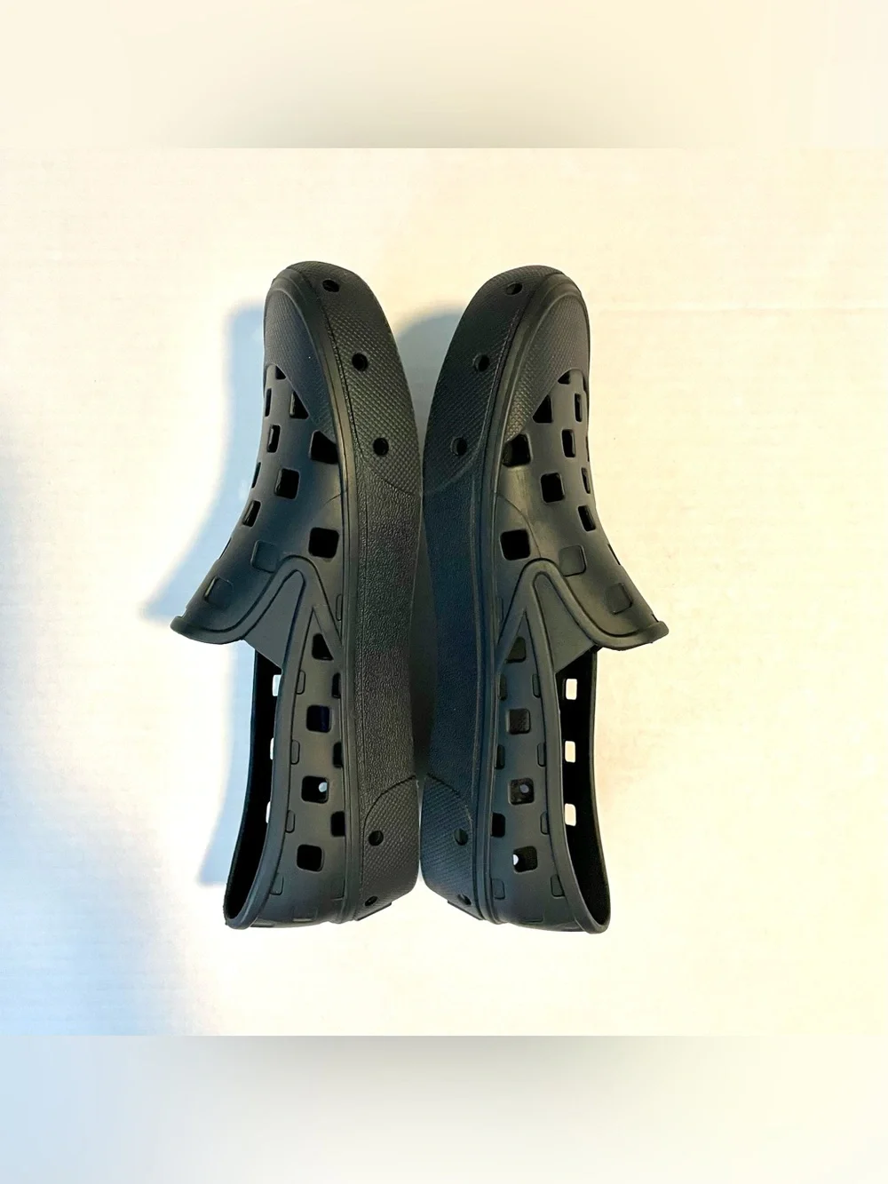 *EUC* VANS Slip-On Trek- Size 4 - Breathable/Water Shoes - Black - Pre~Owned